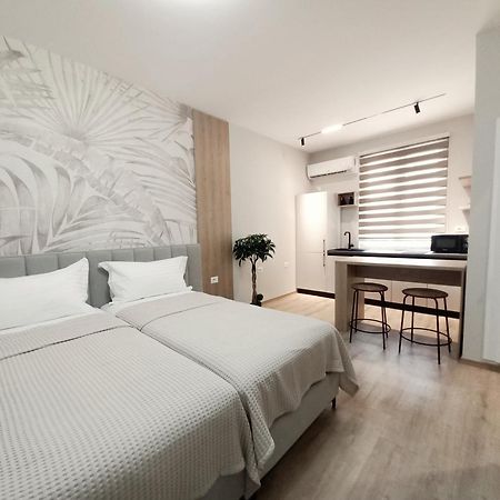 Goat Apartments Тирана Экстерьер фото