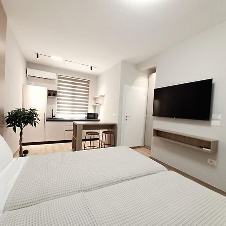 Goat Apartments Тирана Экстерьер фото