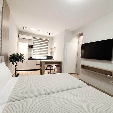 Goat Apartments Тирана Экстерьер фото