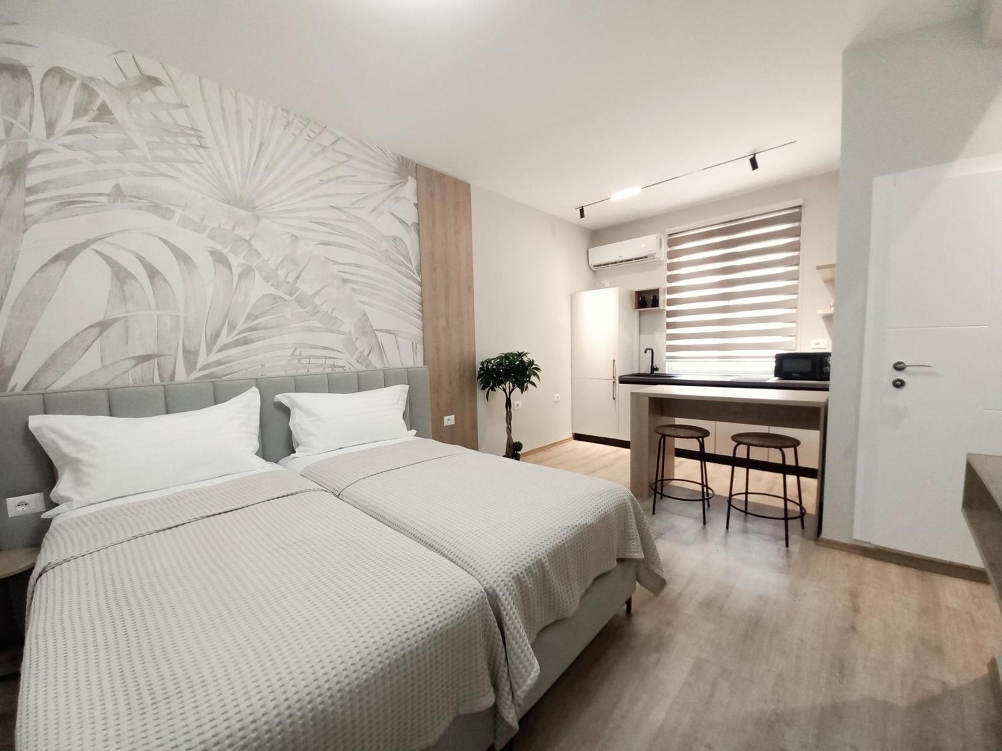 Goat Apartments Тирана Экстерьер фото