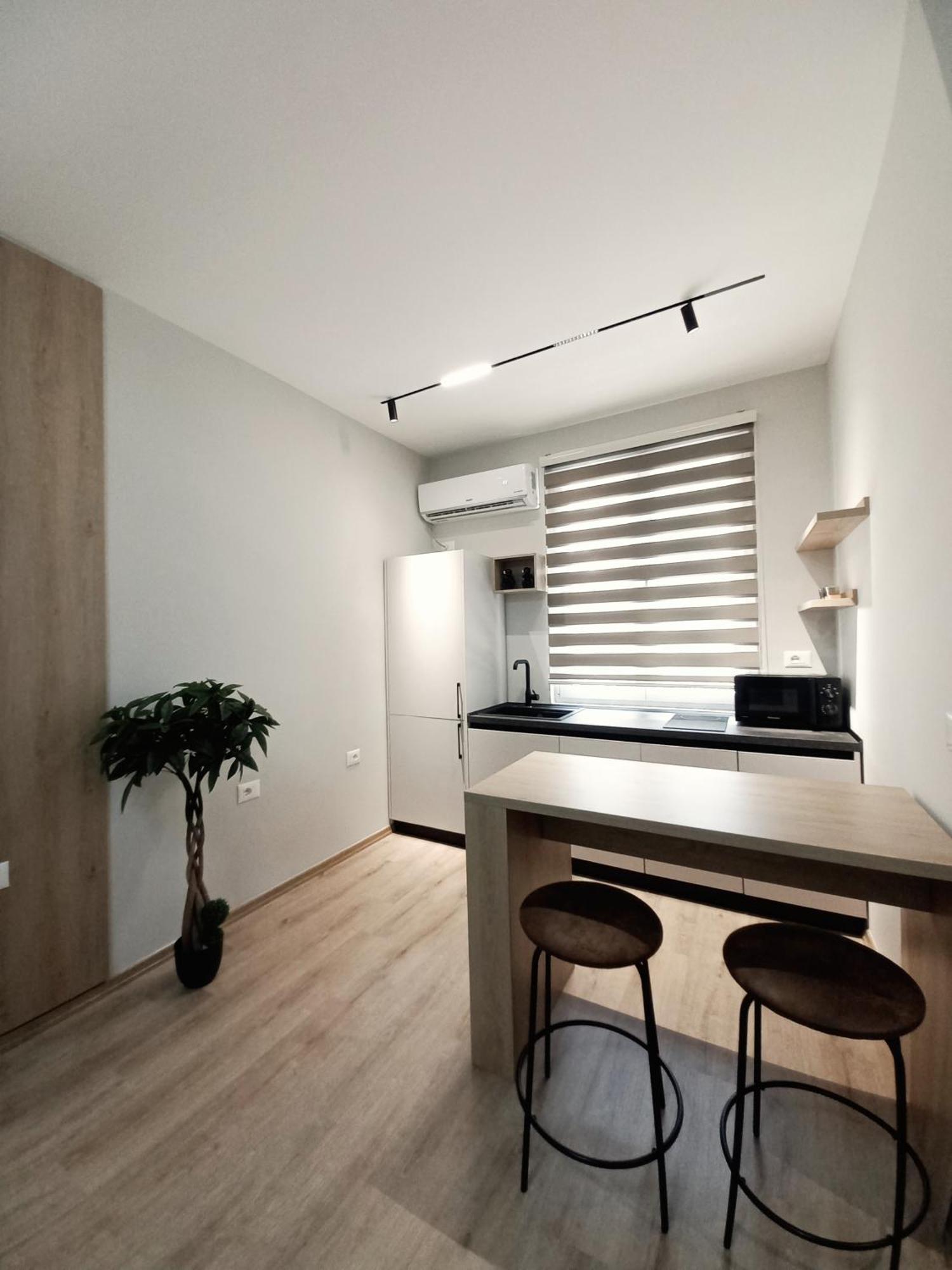 Goat Apartments Тирана Экстерьер фото